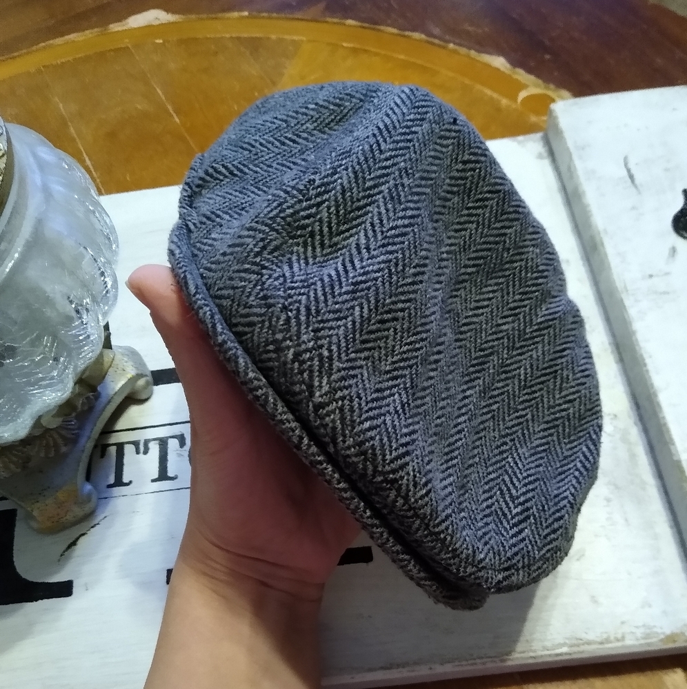 Newsboy hat cap size Lg 18/24 months